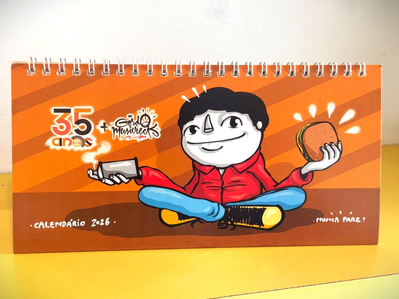 Circulu’s e Gordo Muswieck se unem em calendário especial pelos 35 anos da lancheria