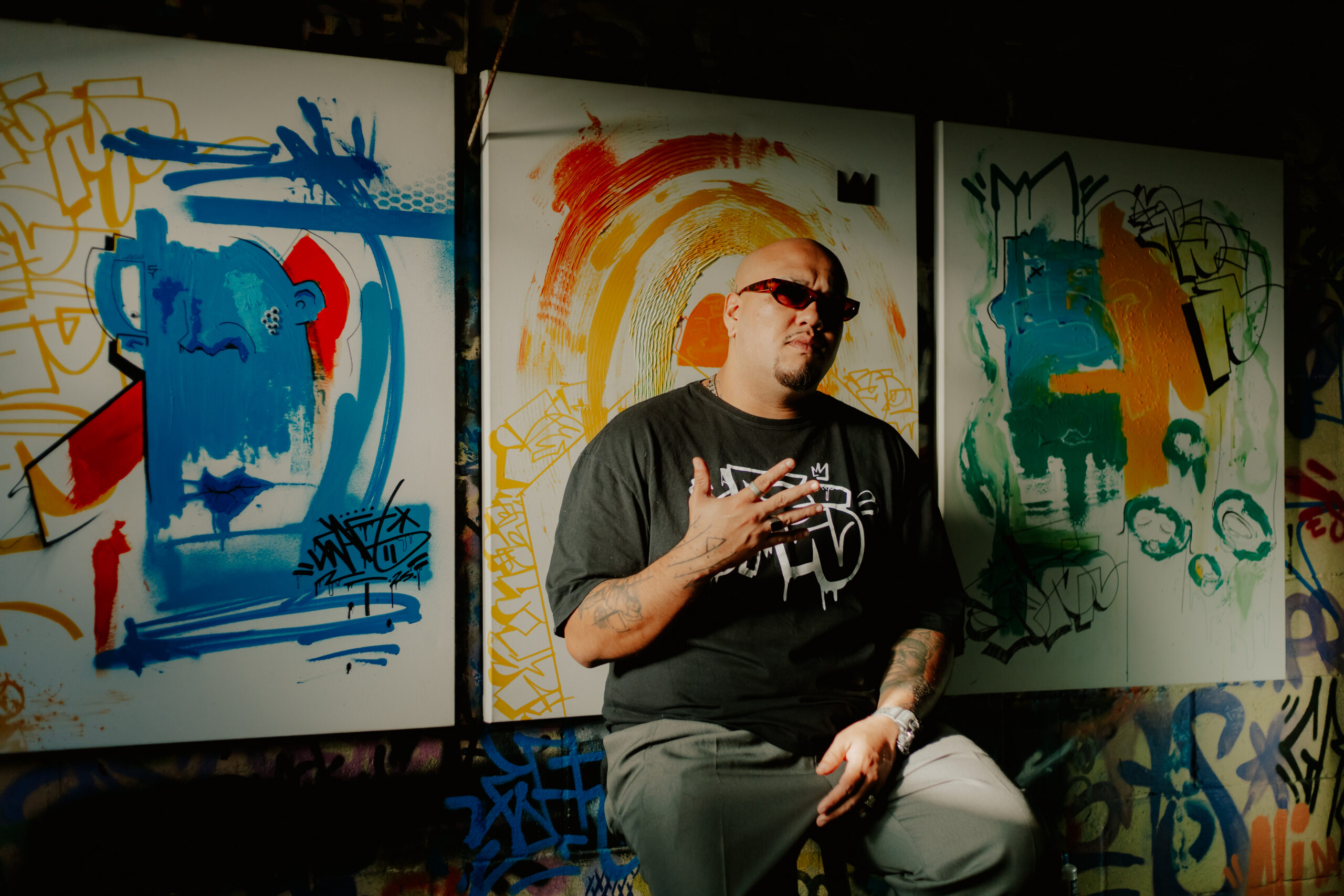 Gabriel Gas apresenta exposição inspirada em álbum clássico de rap