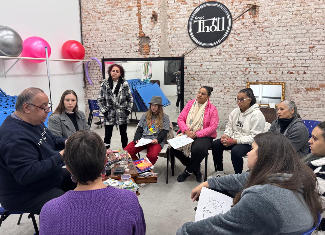 GRUPO THOLL ENCERRA “O PICADEIRO DAS MULHERES” COM OFICINA DE MAQUIAGEM