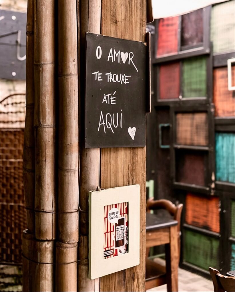 📸 - Lucíola Bistrô & CaféQuer saborear um café de qualidade e uma torta de frango quentinha e i (1)