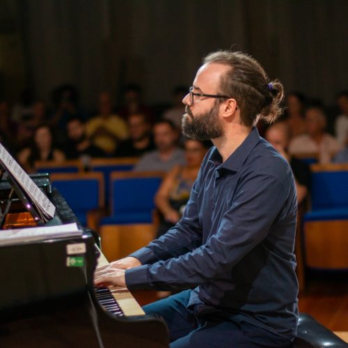 Pianista Daniel Benitz apresenta recital gratuito de música brasileira em Pelotas