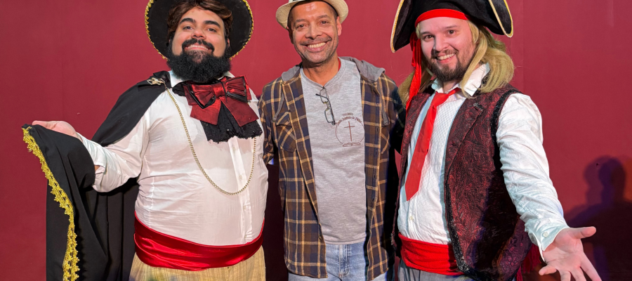 Cem Caras apresenta comédia sobre o descobrimento