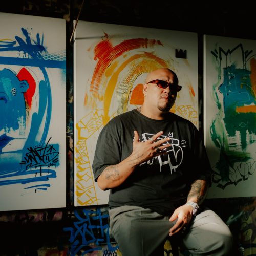 Gabriel Gas apresenta exposição inspirada em álbum clássico de rap