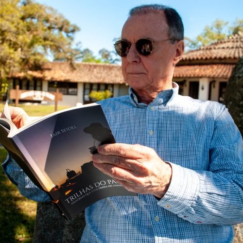 Jair Seidel lança livro com crônicas sobre suas vivências no campo
