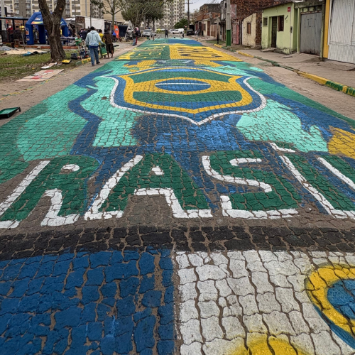 Moradores do bairro Navegantes criam Rua da Copa