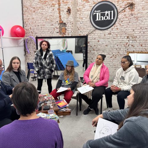 GRUPO THOLL ENCERRA “O PICADEIRO DAS MULHERES” COM OFICINA DE MAQUIAGEM